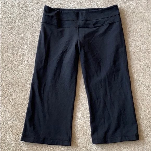 Lululemon Capri pants